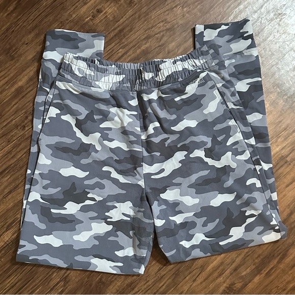 PINK Victoria’s Secret Gray Camo Joggers - Picture 3 of 6
